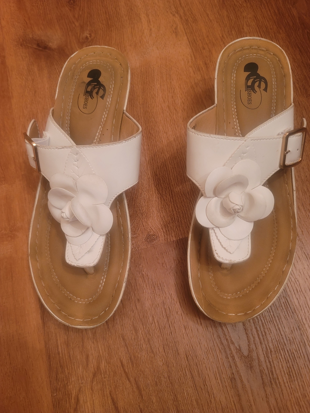 Women’s White Floral Wedge Sandals
